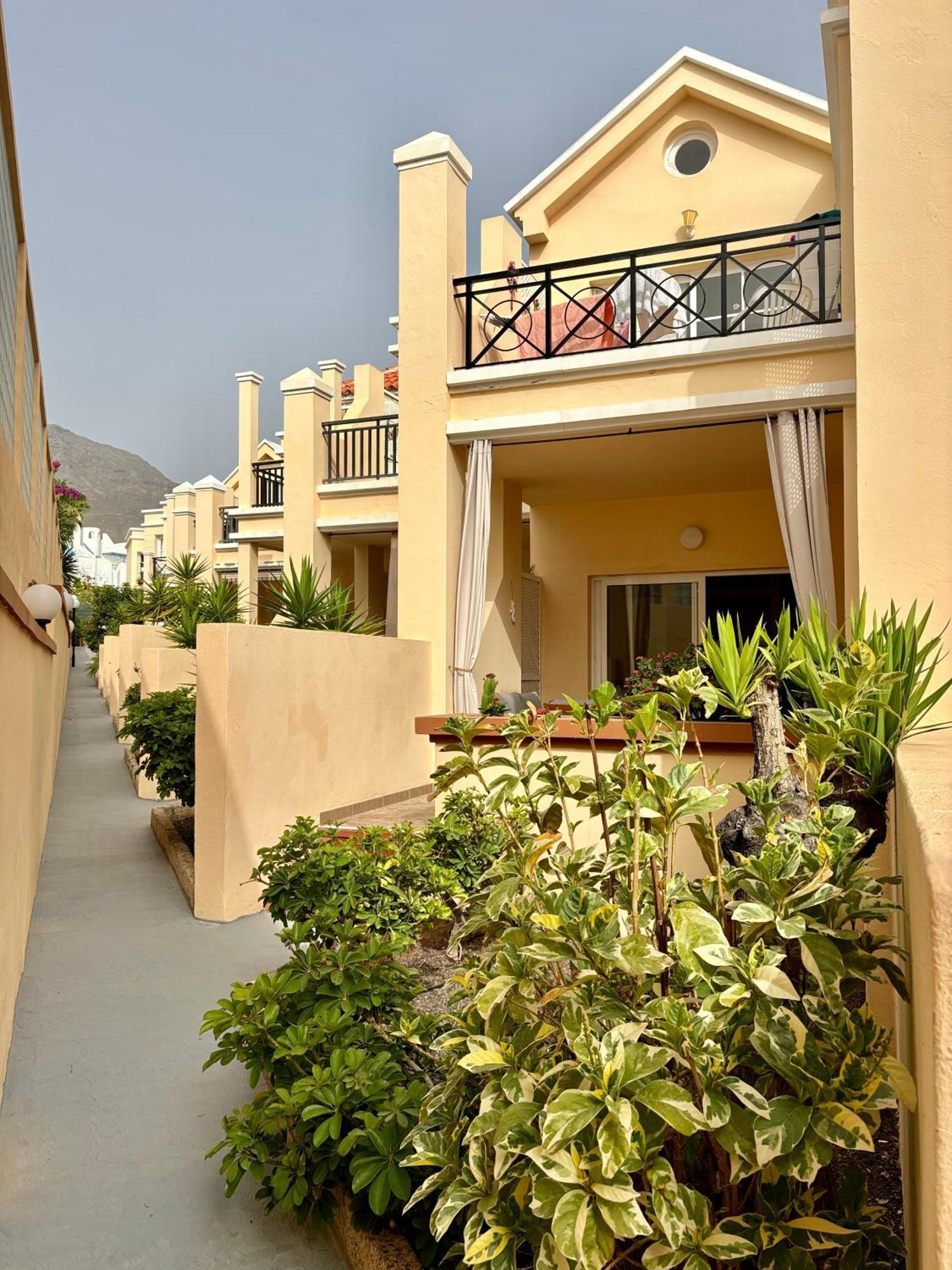 Apartment Clara Fanabe Адехе Екстериор снимка