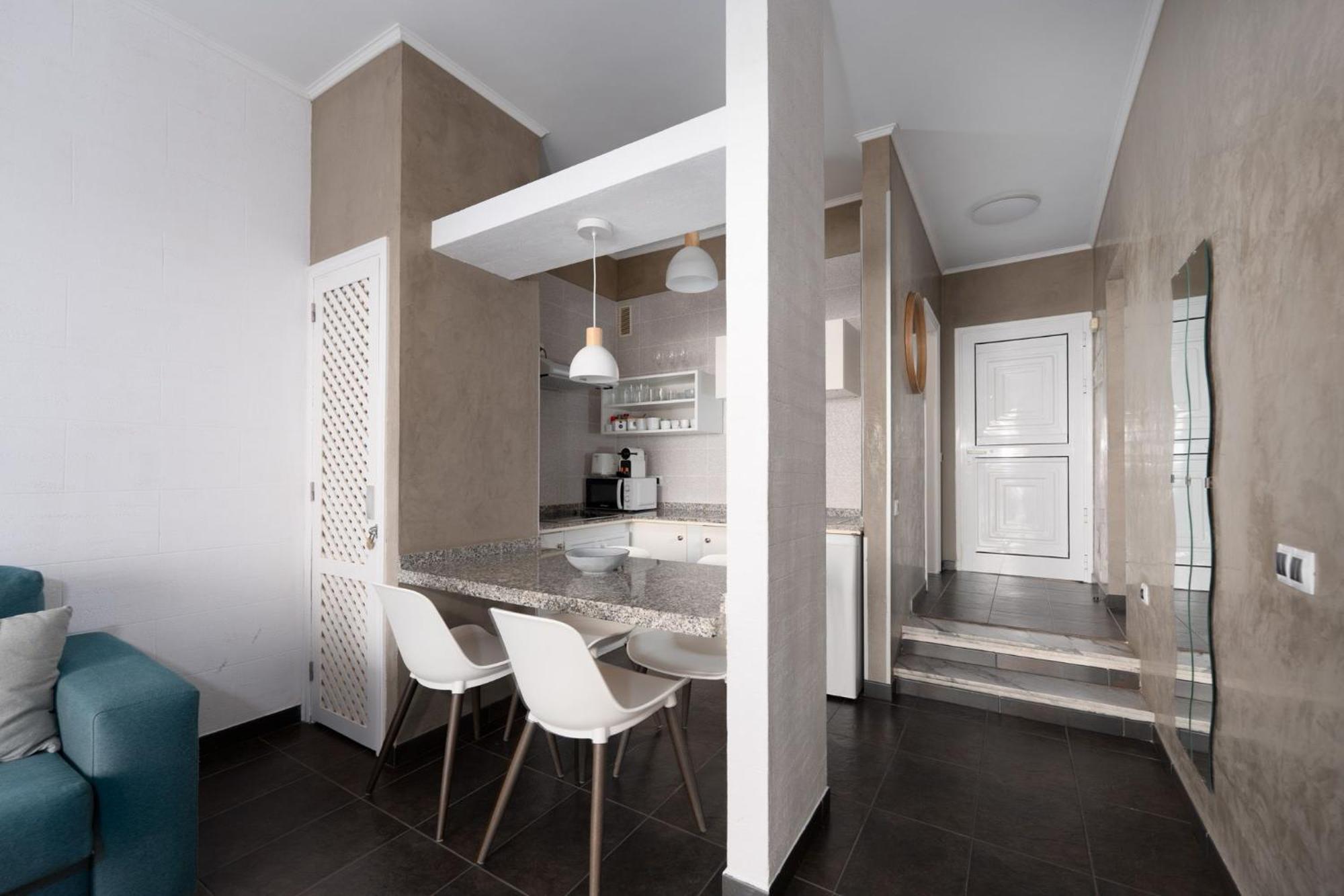 Apartment Clara Fanabe Адехе Екстериор снимка