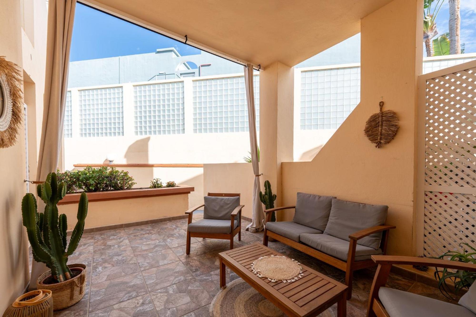 Apartment Clara Fanabe Адехе Екстериор снимка