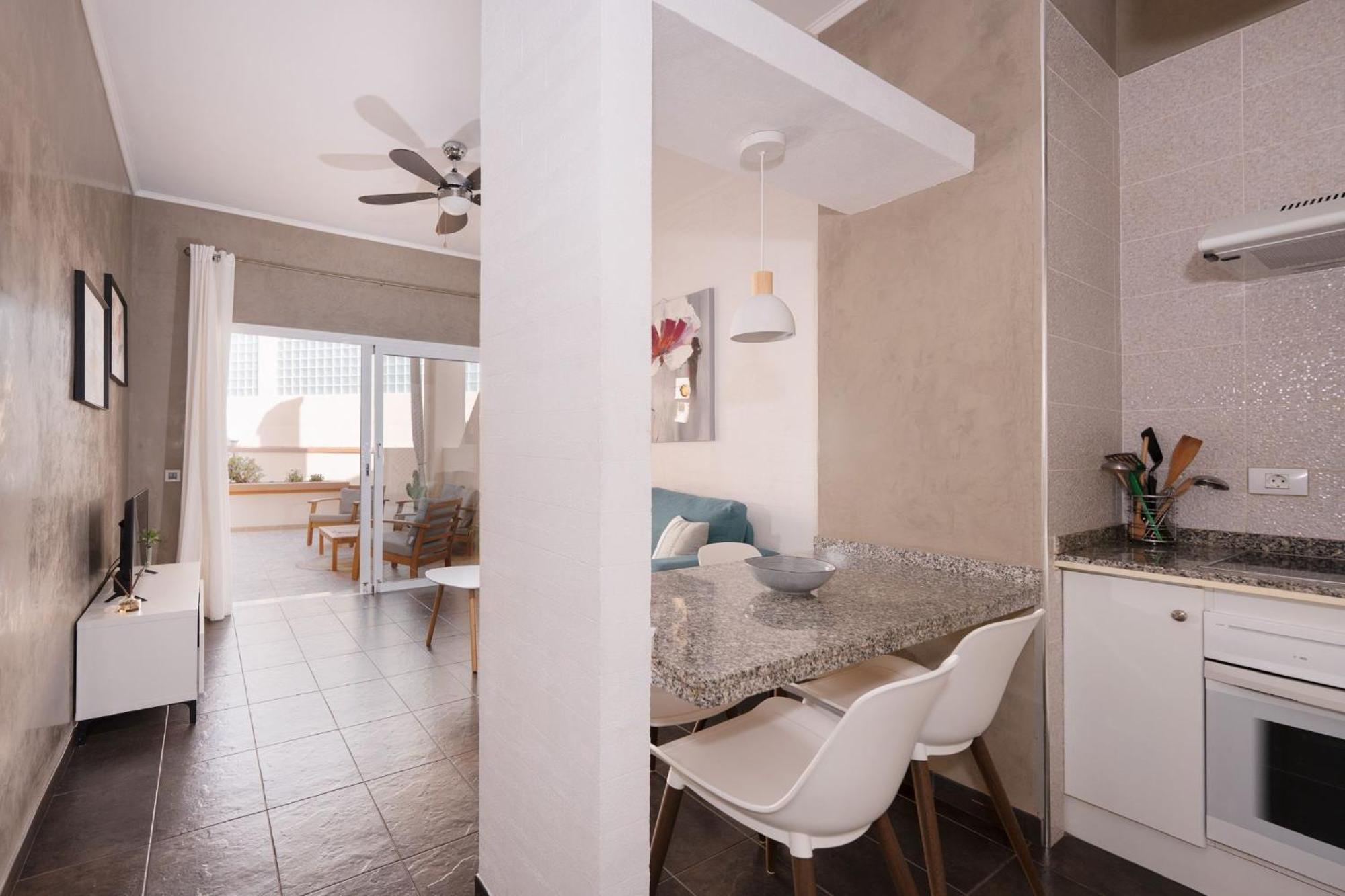 Apartment Clara Fanabe Адехе Екстериор снимка